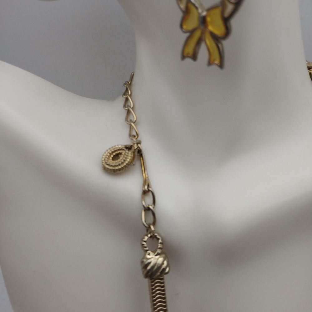 Gold toned‎ estate luxury necklace - Picture 2 of 3